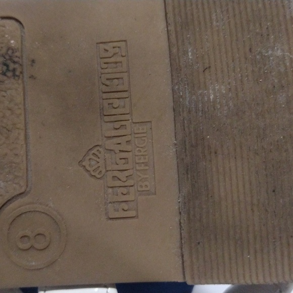 Fergalicious Women’s White Strappy Flat Sandals Size 8 – Minimalist Summer Style - Picture 9 of 9